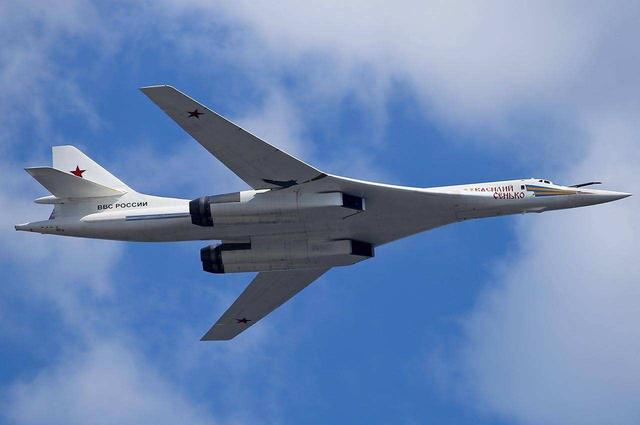 中國轟炸機(jī)中國轟炸機(jī)有哪些型號(hào)圖片插圖3 中國轟炸機(jī)中國轟炸機(jī)有哪些型號(hào)圖片插圖3