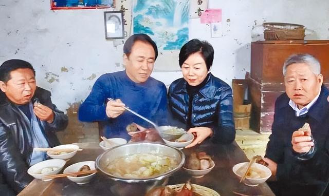 恒大集團董事長二老婆央企給恒大撥4000個億救恒大插圖2